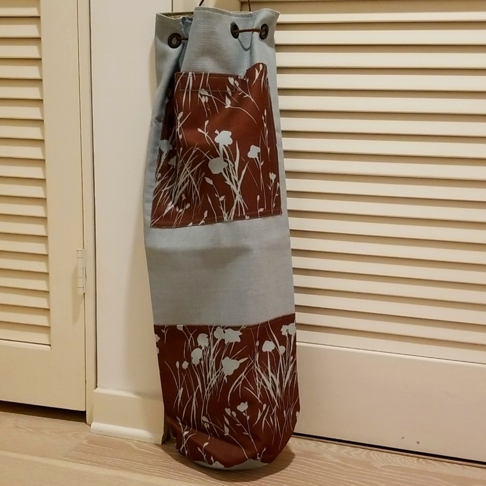 NWT Hugger Mugger Large Top Loading Yoga Mat Carrier Bag